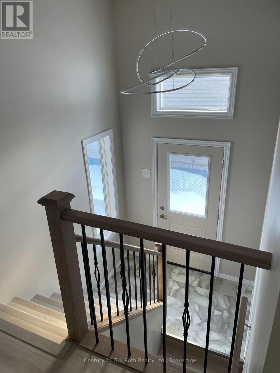 3382 AZCONA AVENUE Image 28