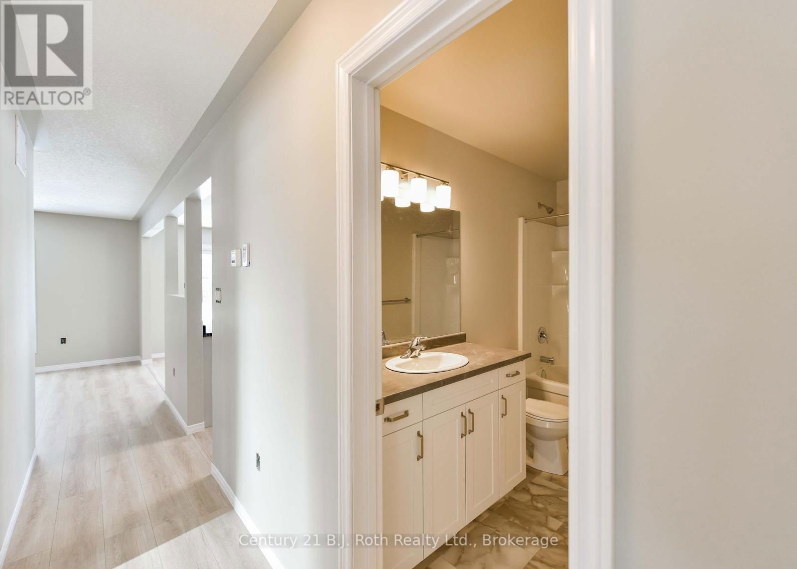 3382 AZCONA AVENUE Image 8