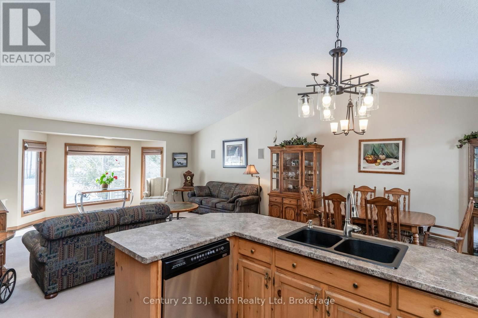 100 TALL PINES DRIVE Image 11