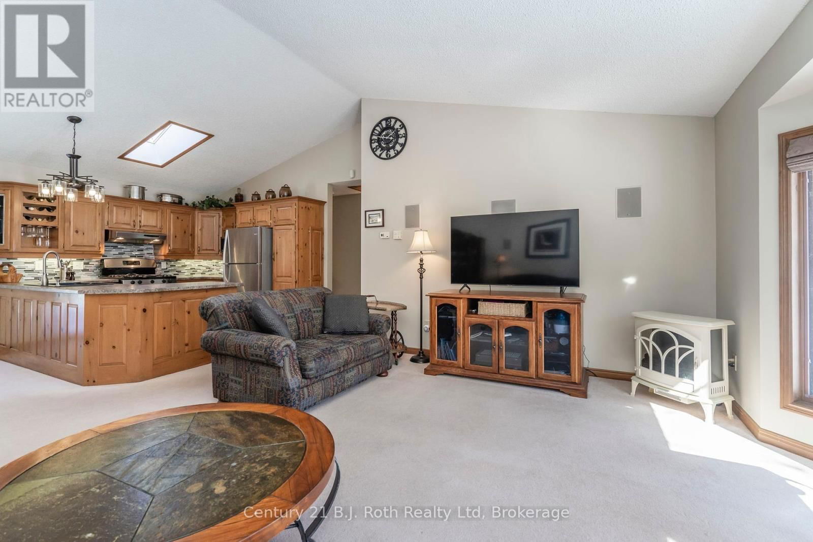 100 TALL PINES DRIVE Image 17