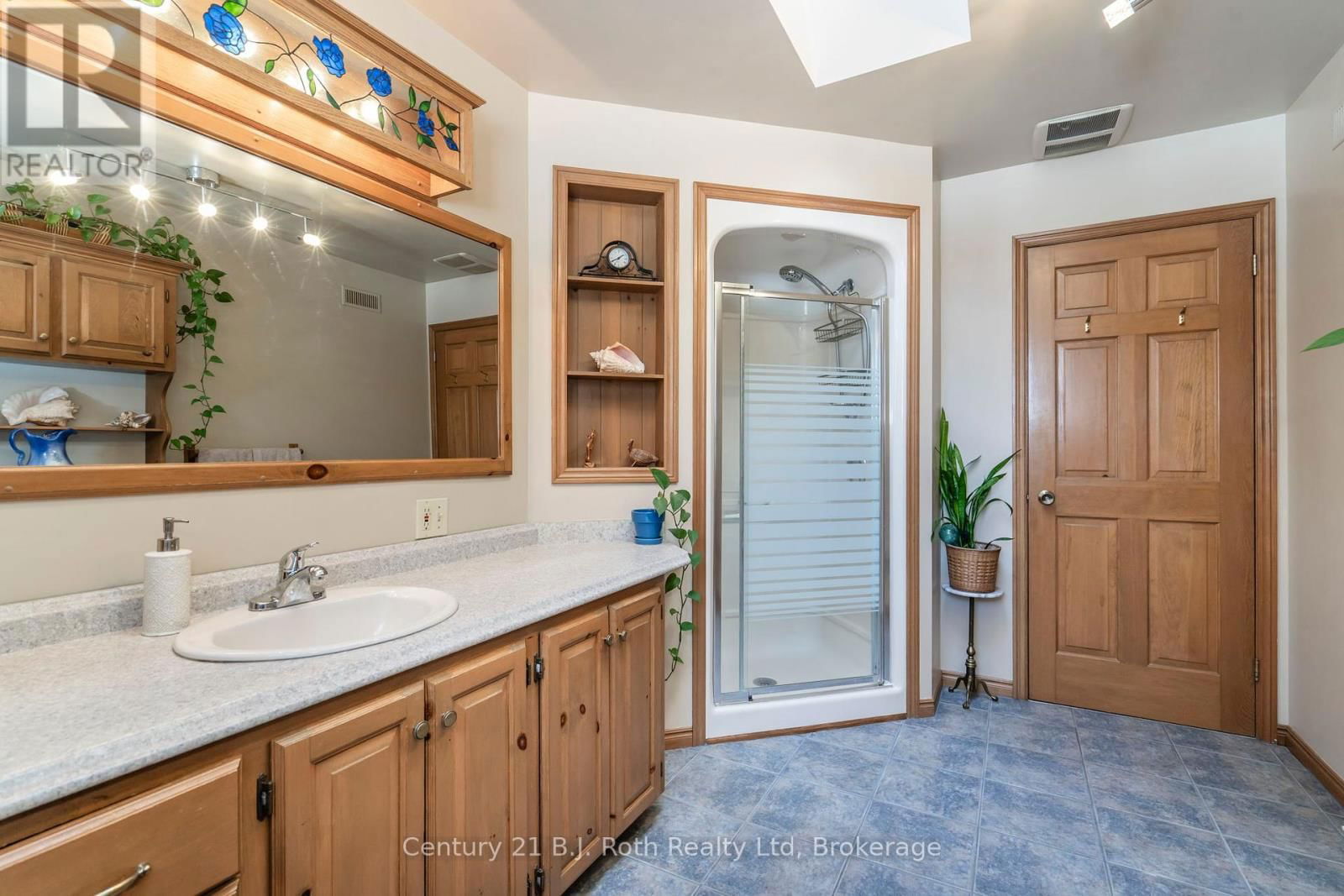 100 TALL PINES DRIVE Image 24