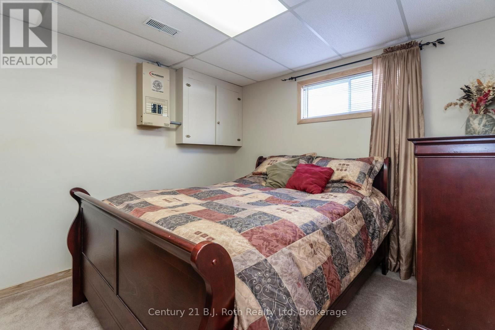 100 TALL PINES DRIVE Image 33