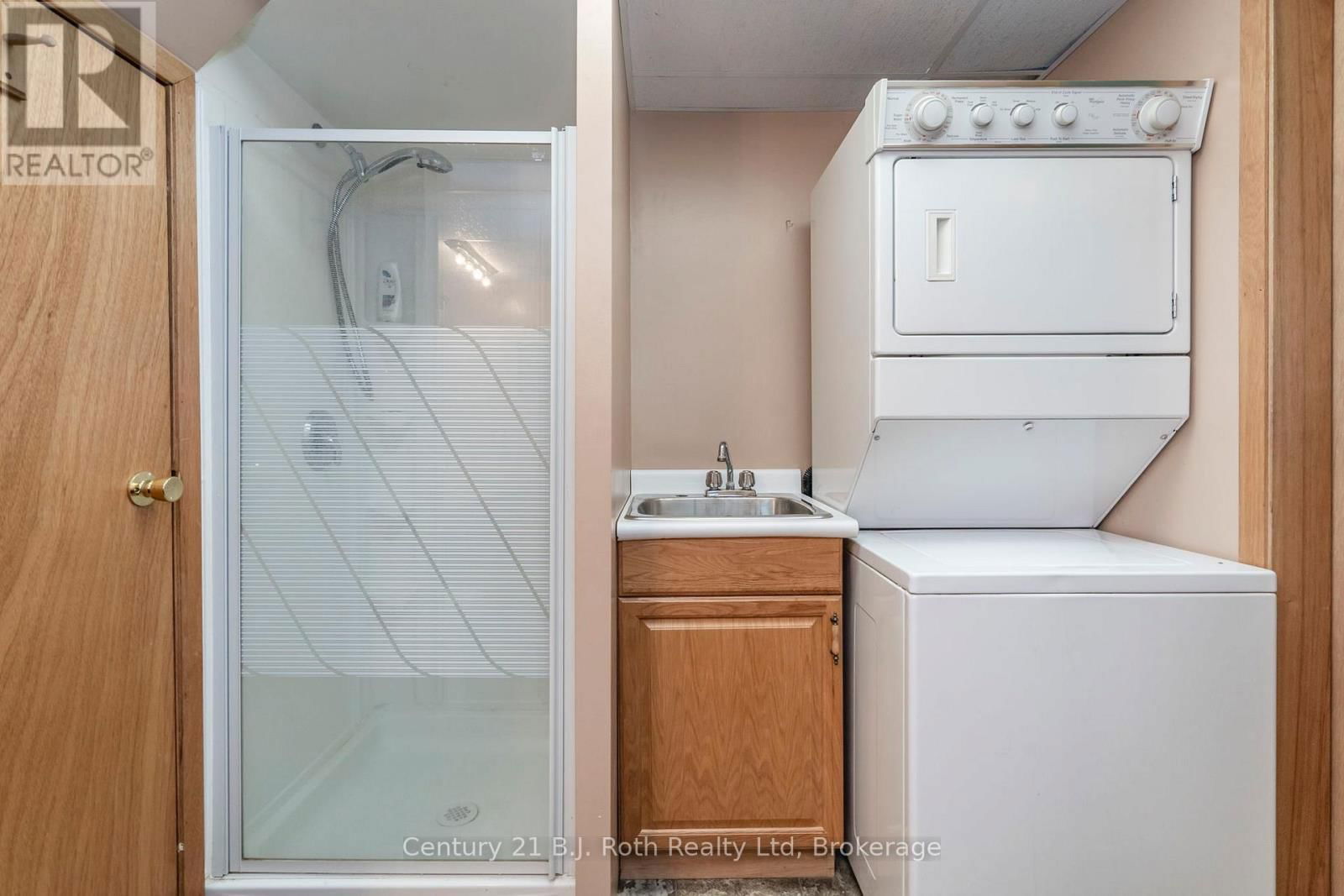 100 TALL PINES DRIVE Image 36