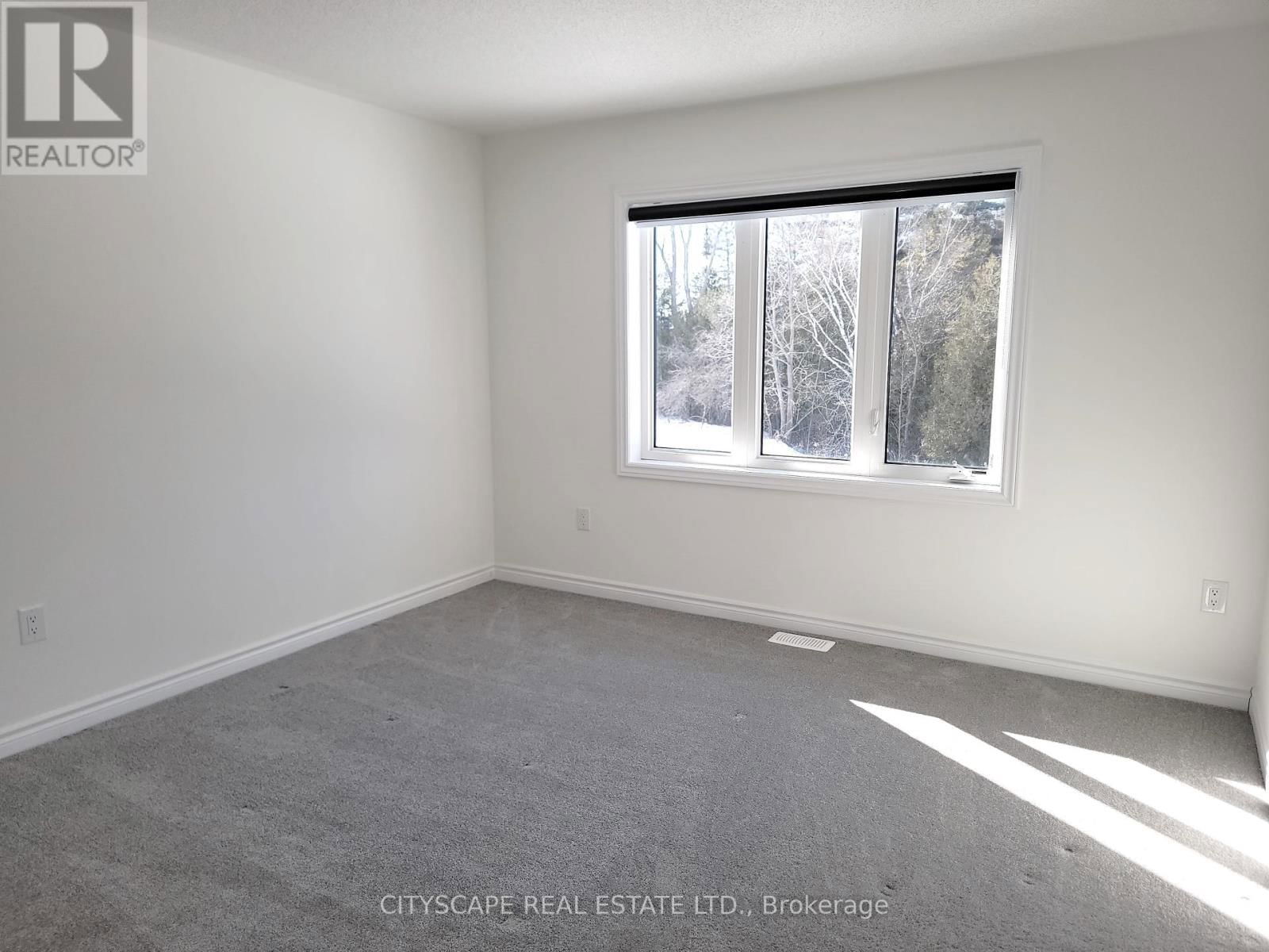 150 ROSANNE CIRCLE Image 31