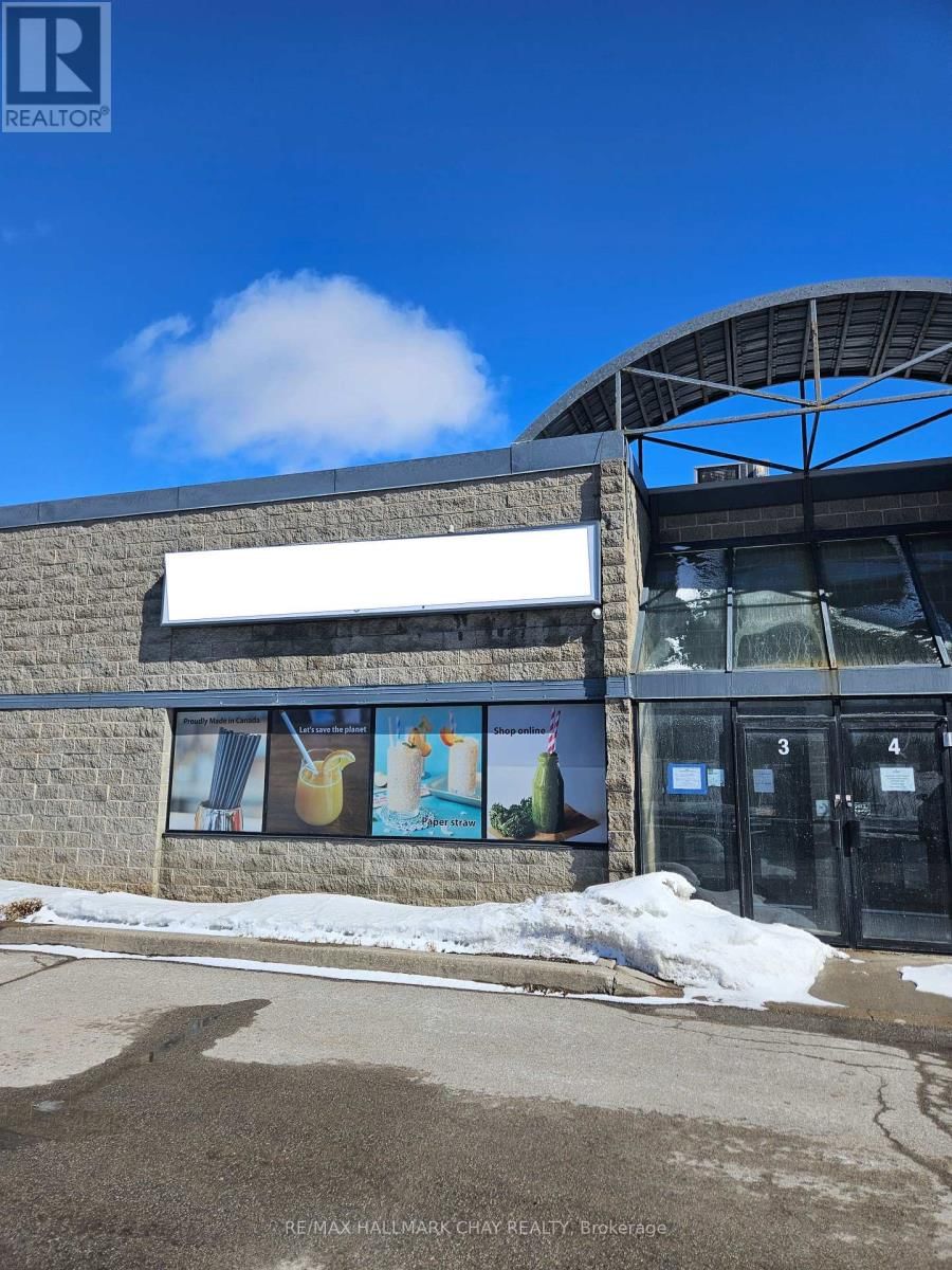 3 - 90 SAUNDERS ROAD Image 2