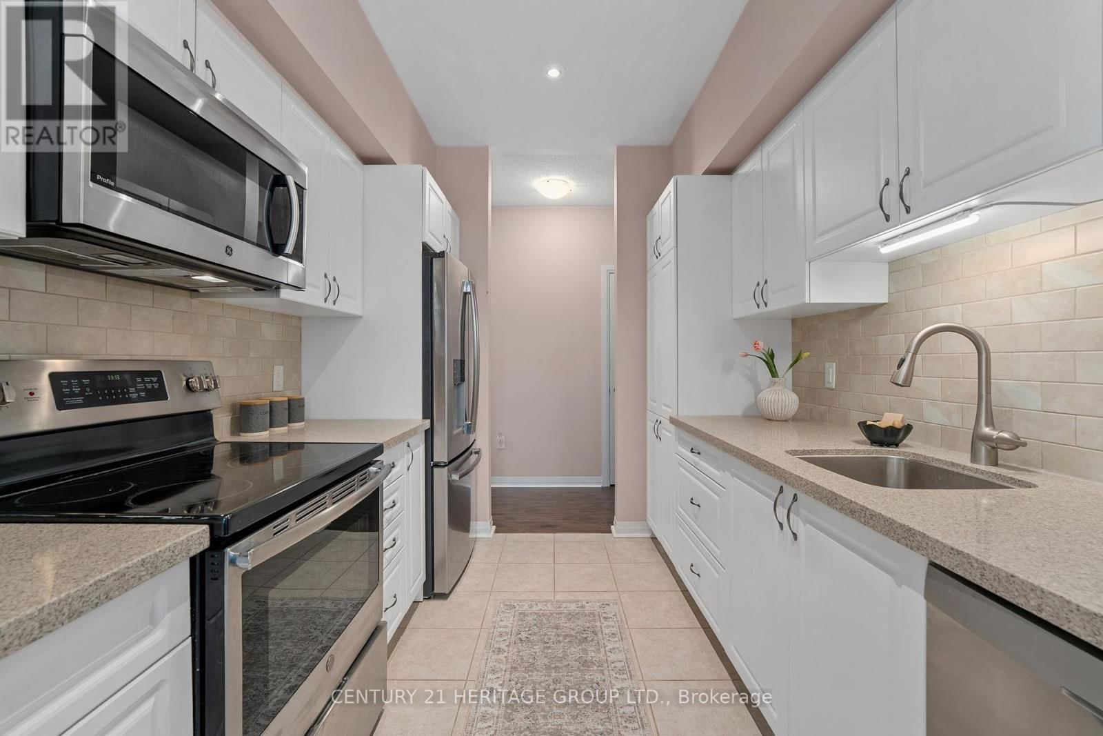 201 - 306 ESSA ROAD Image 12