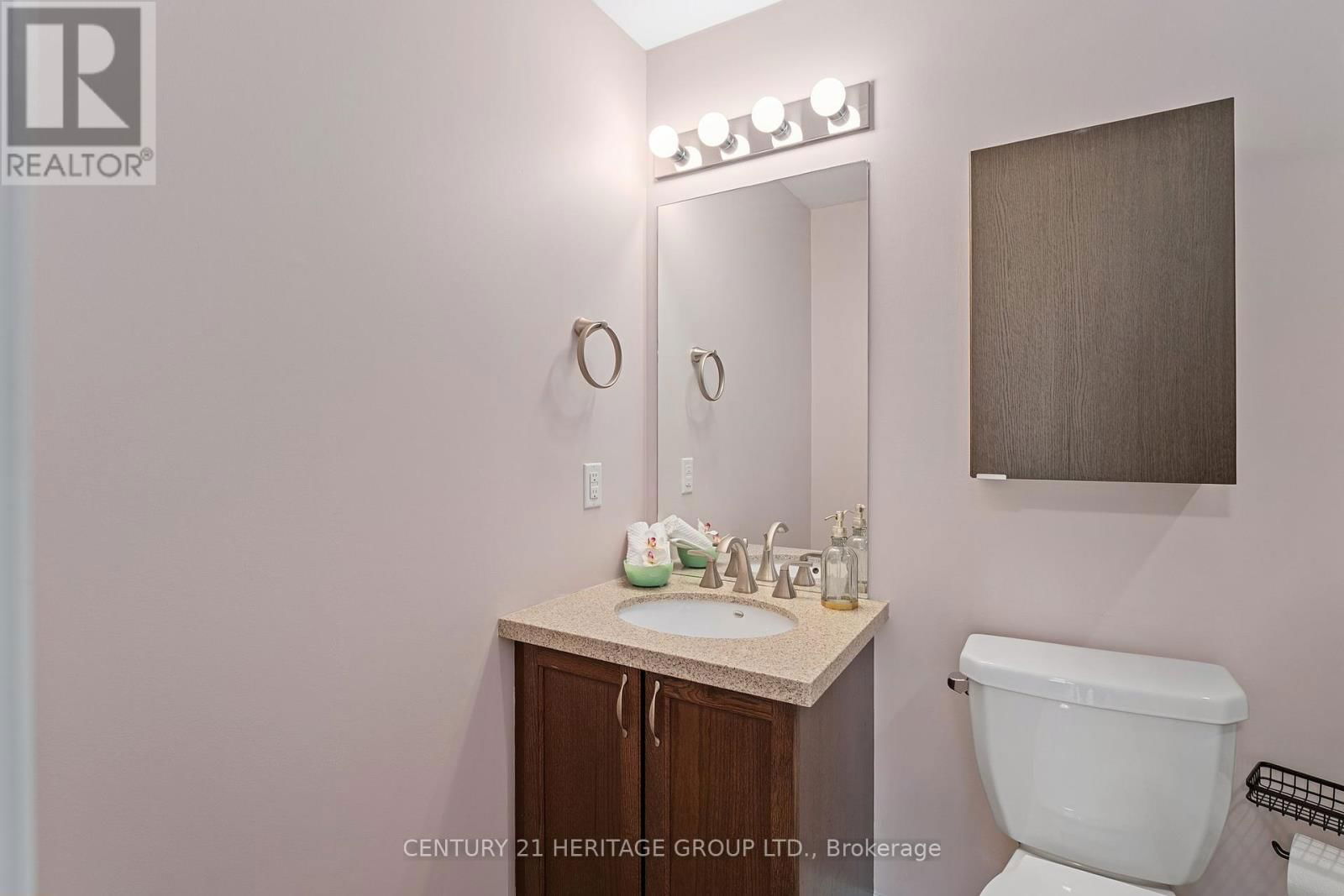 201 - 306 ESSA ROAD Image 18