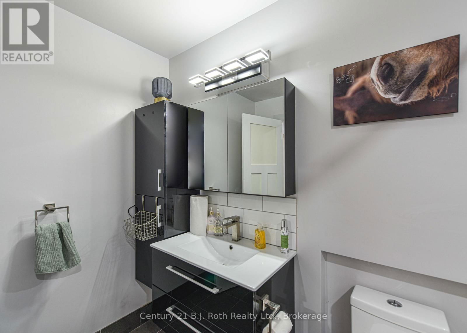 4035 CANAL ROAD Image 34