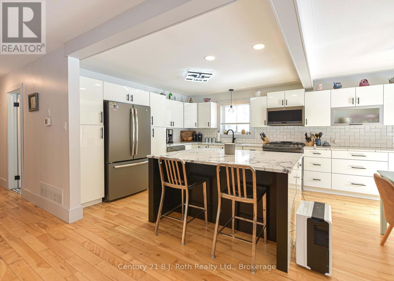 4035 CANAL ROAD Image 8