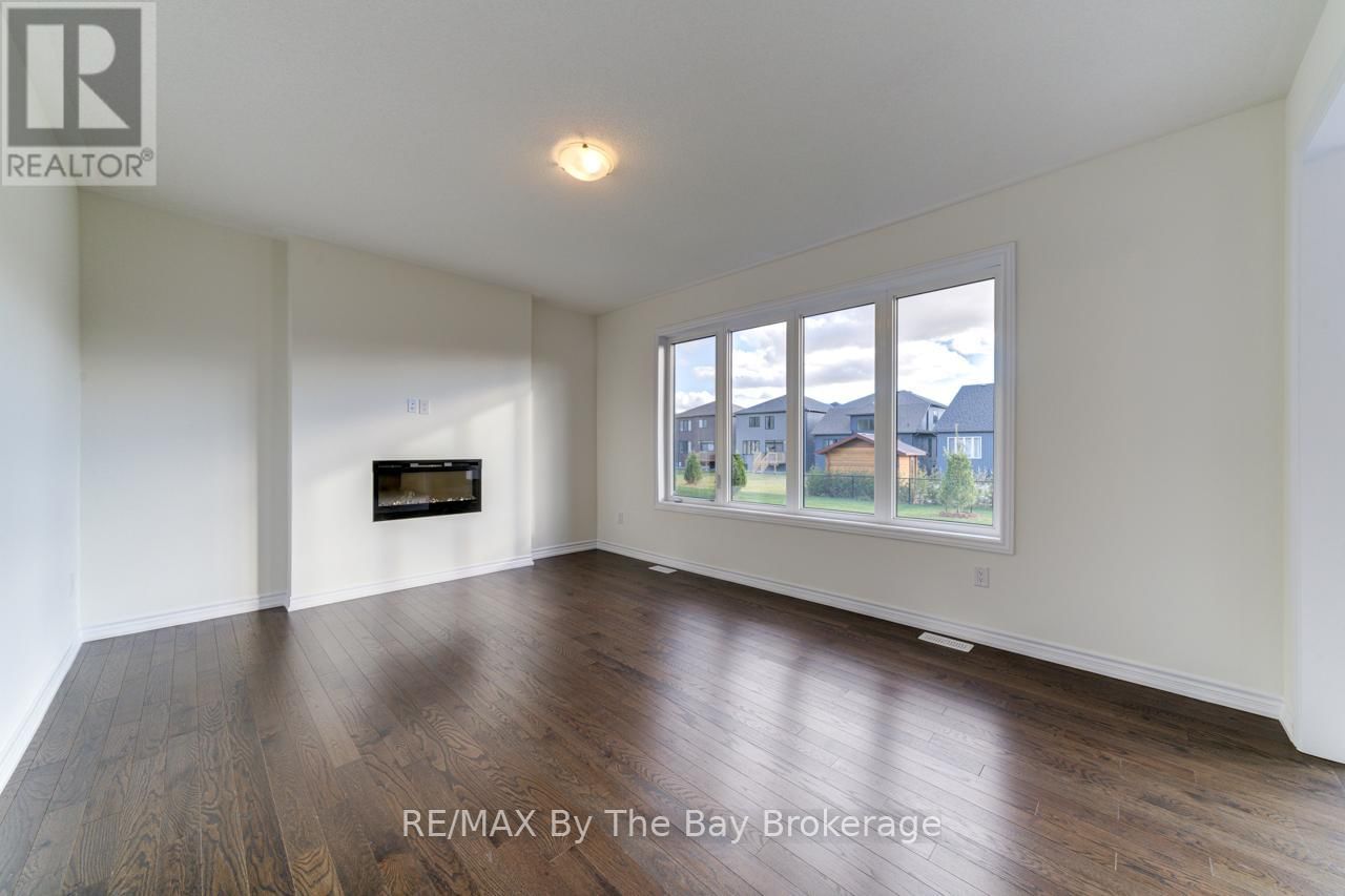 206 MAPLESIDE DRIVE Image 13