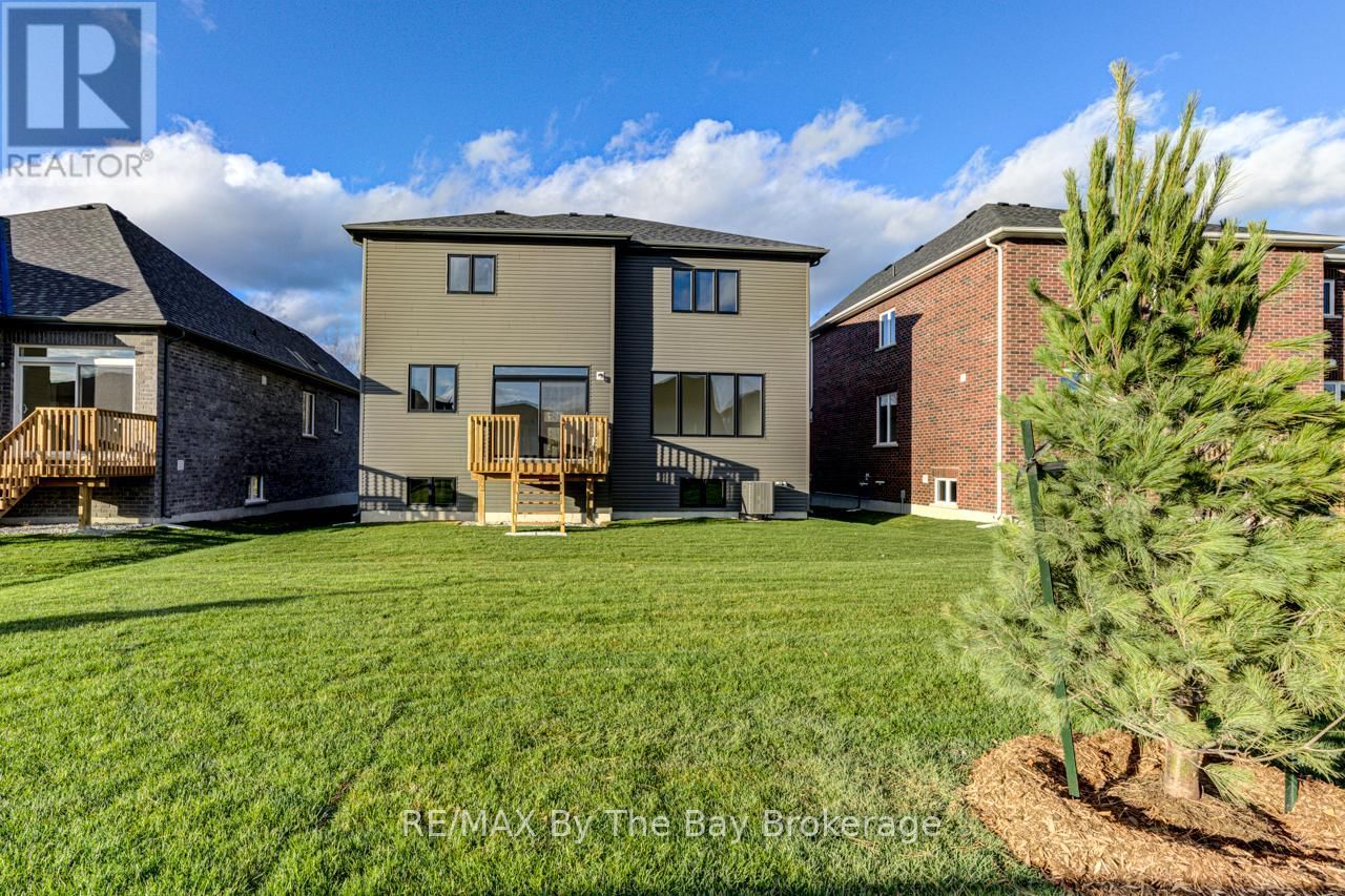206 MAPLESIDE DRIVE Image 32