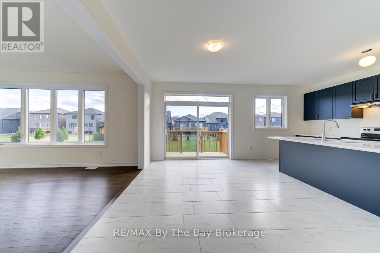 206 MAPLESIDE DRIVE Image 5