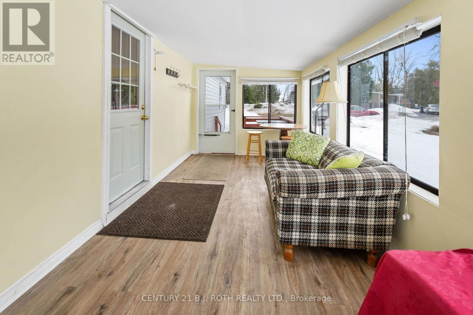 1 ORR DRIVE Image 15