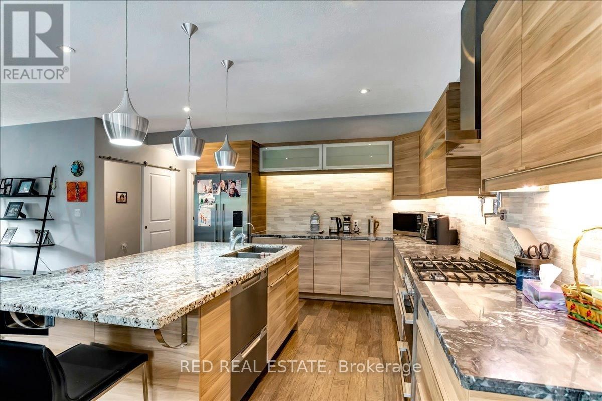 88 COOK STREET Image 10