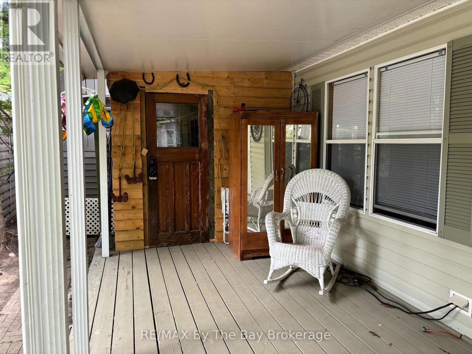 154 - 85 THEME PARK DRIVE Image 11