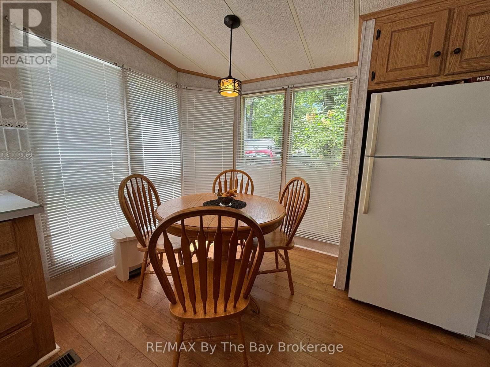 154 - 85 THEME PARK DRIVE Image 15