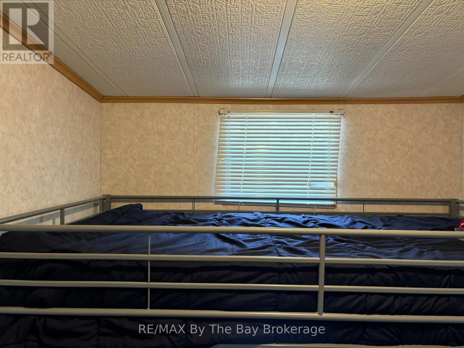 154 - 85 THEME PARK DRIVE Image 24