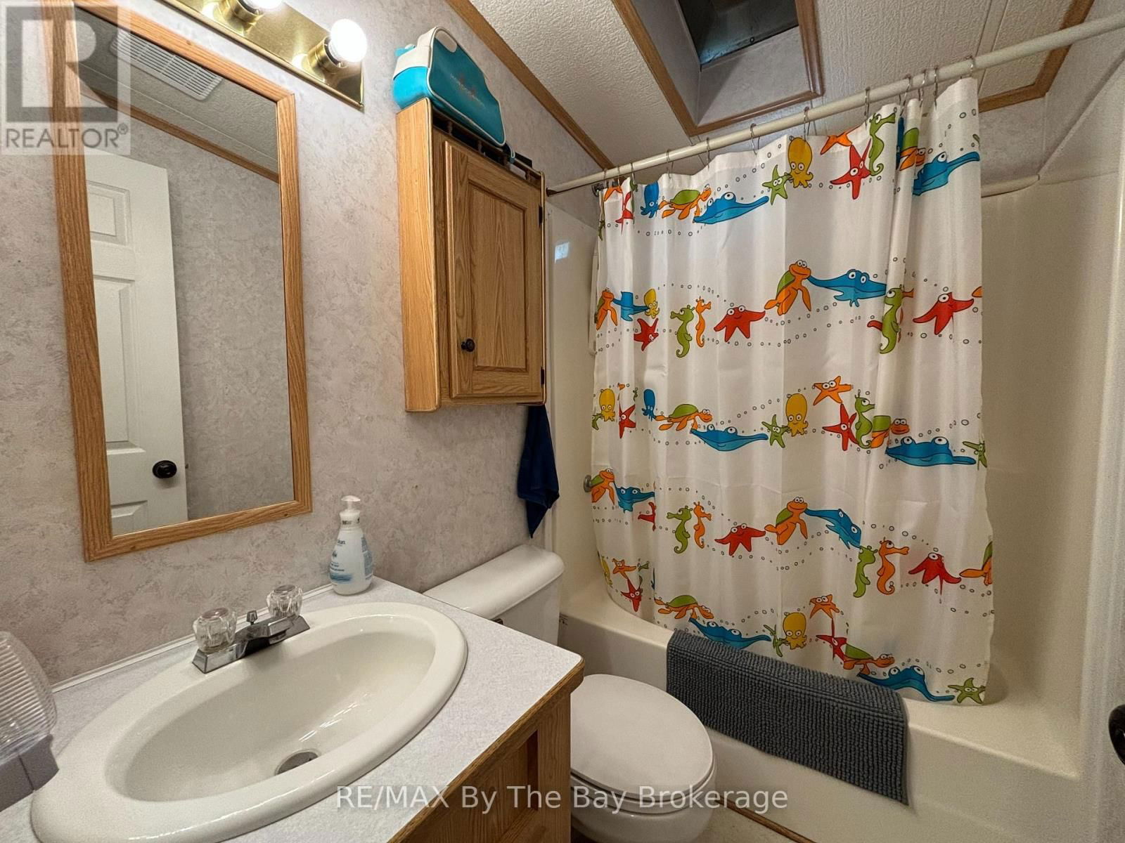 154 - 85 THEME PARK DRIVE Image 27