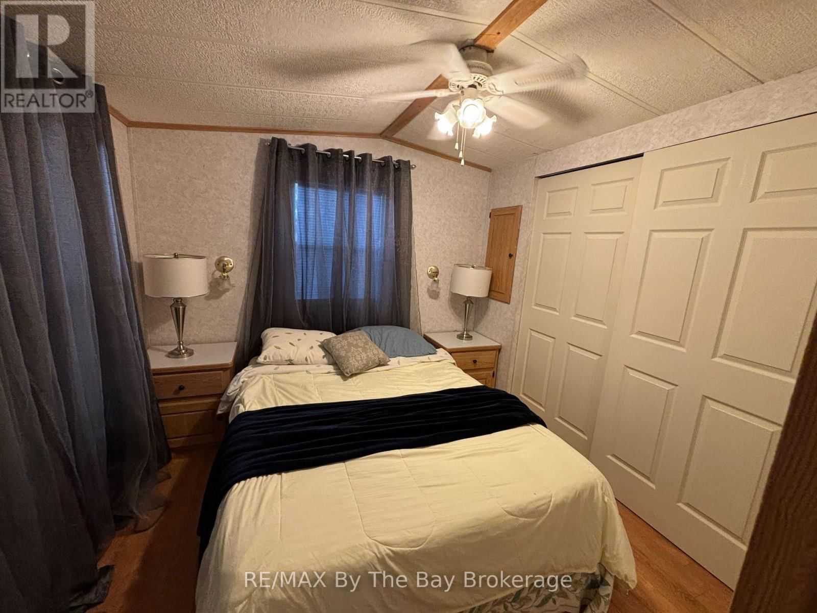 154 - 85 THEME PARK DRIVE Image 30