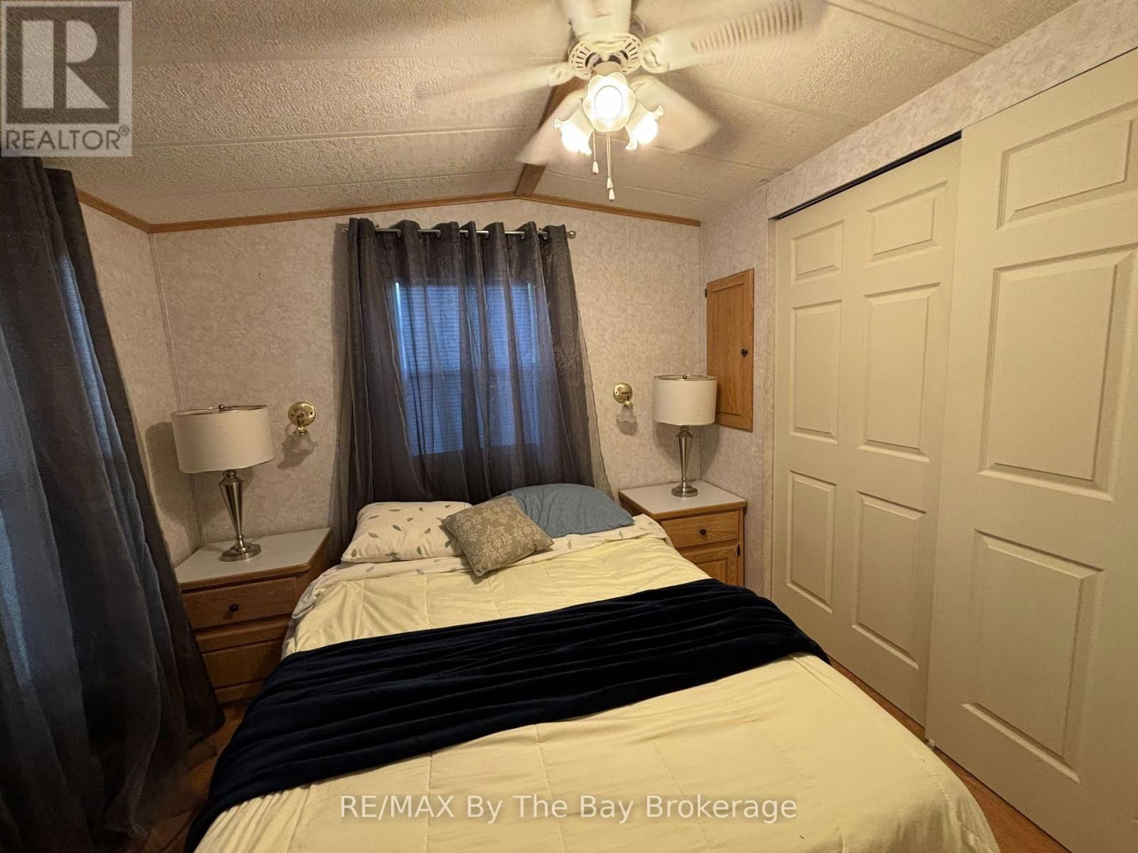 154 - 85 THEME PARK DRIVE Image 31