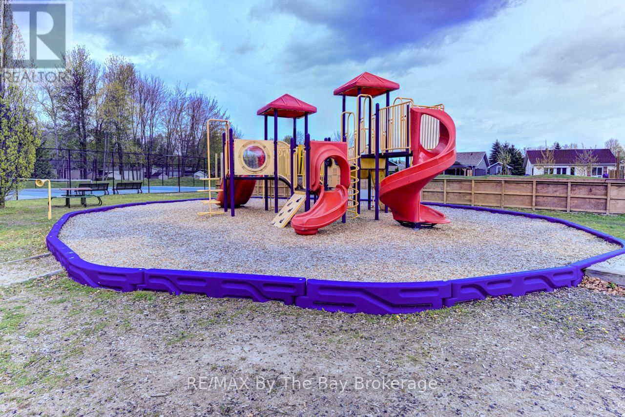 154 - 85 THEME PARK DRIVE Image 43