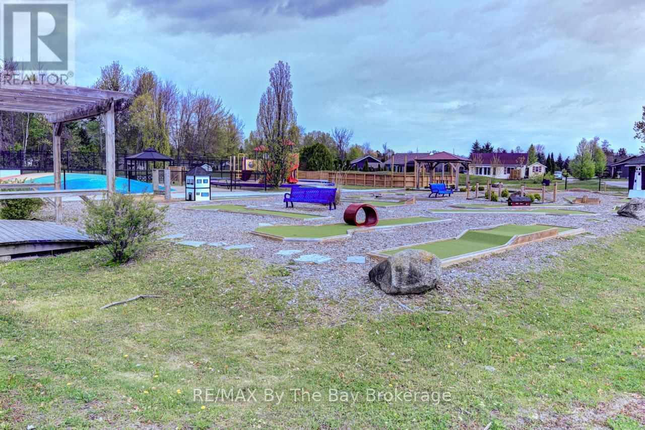 154 - 85 THEME PARK DRIVE Image 45