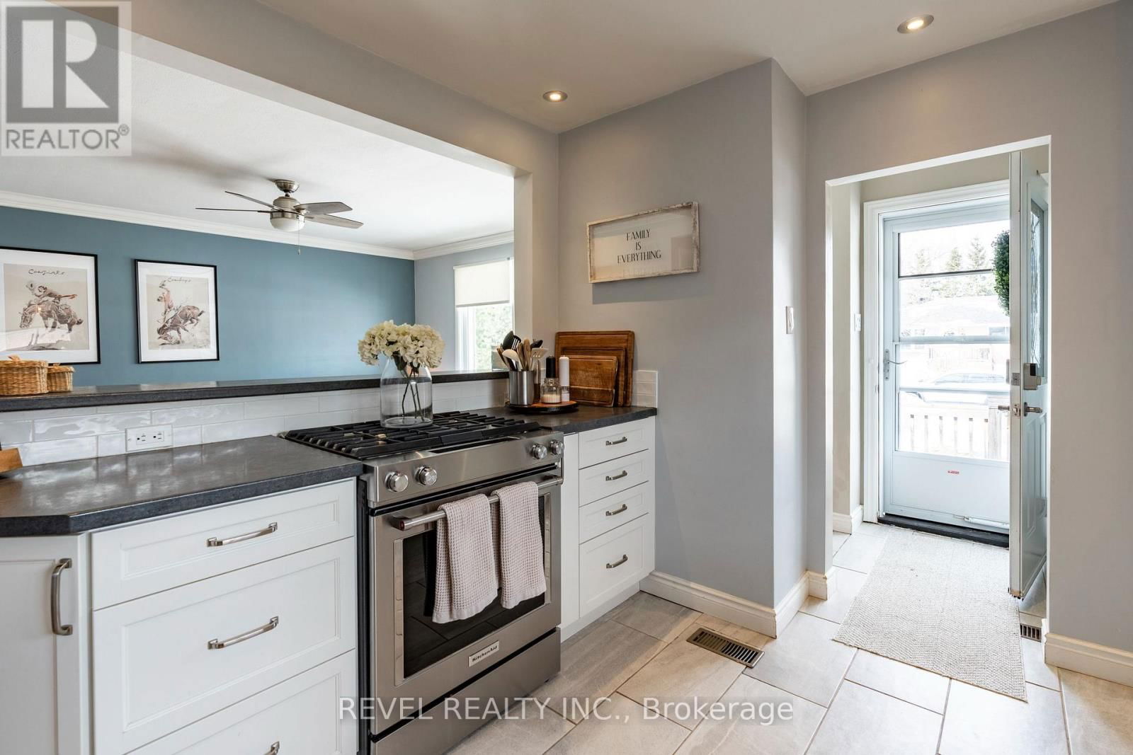 34 BOTHWELL CRESCENT Image 10