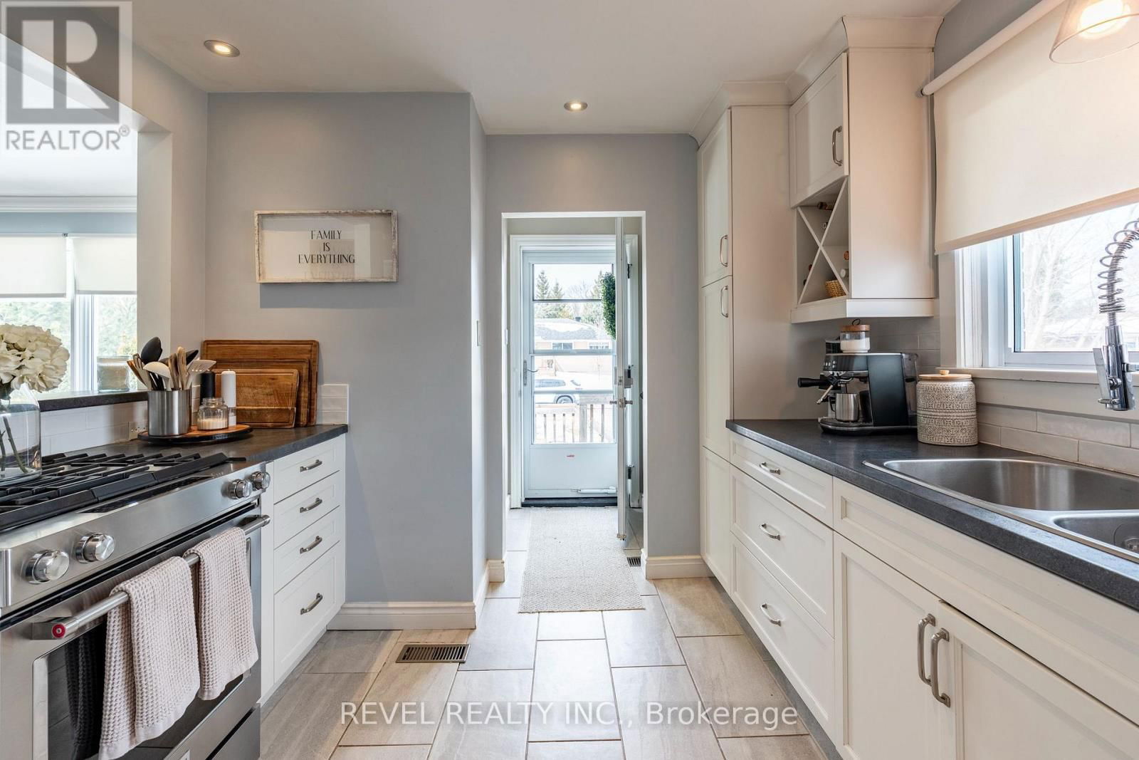 34 BOTHWELL CRESCENT Image 11