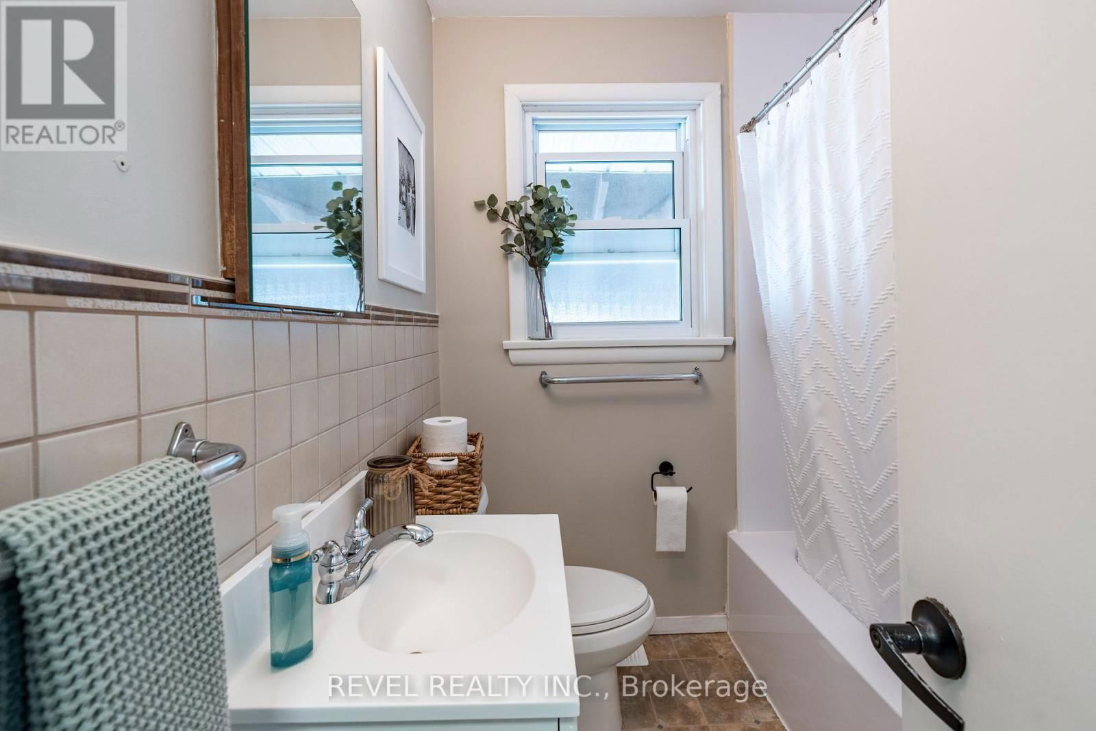 34 BOTHWELL CRESCENT Image 18