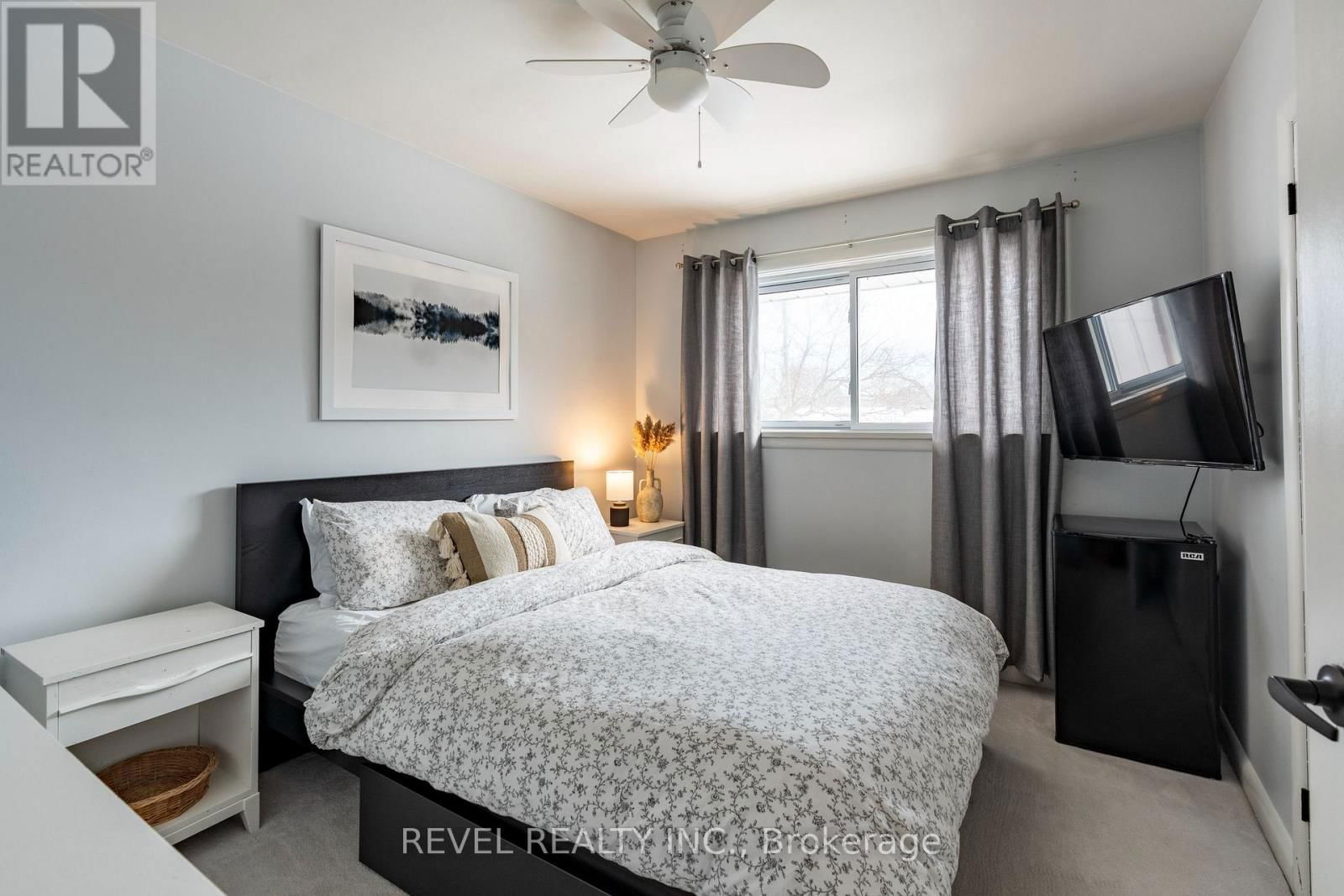 34 BOTHWELL CRESCENT Image 19