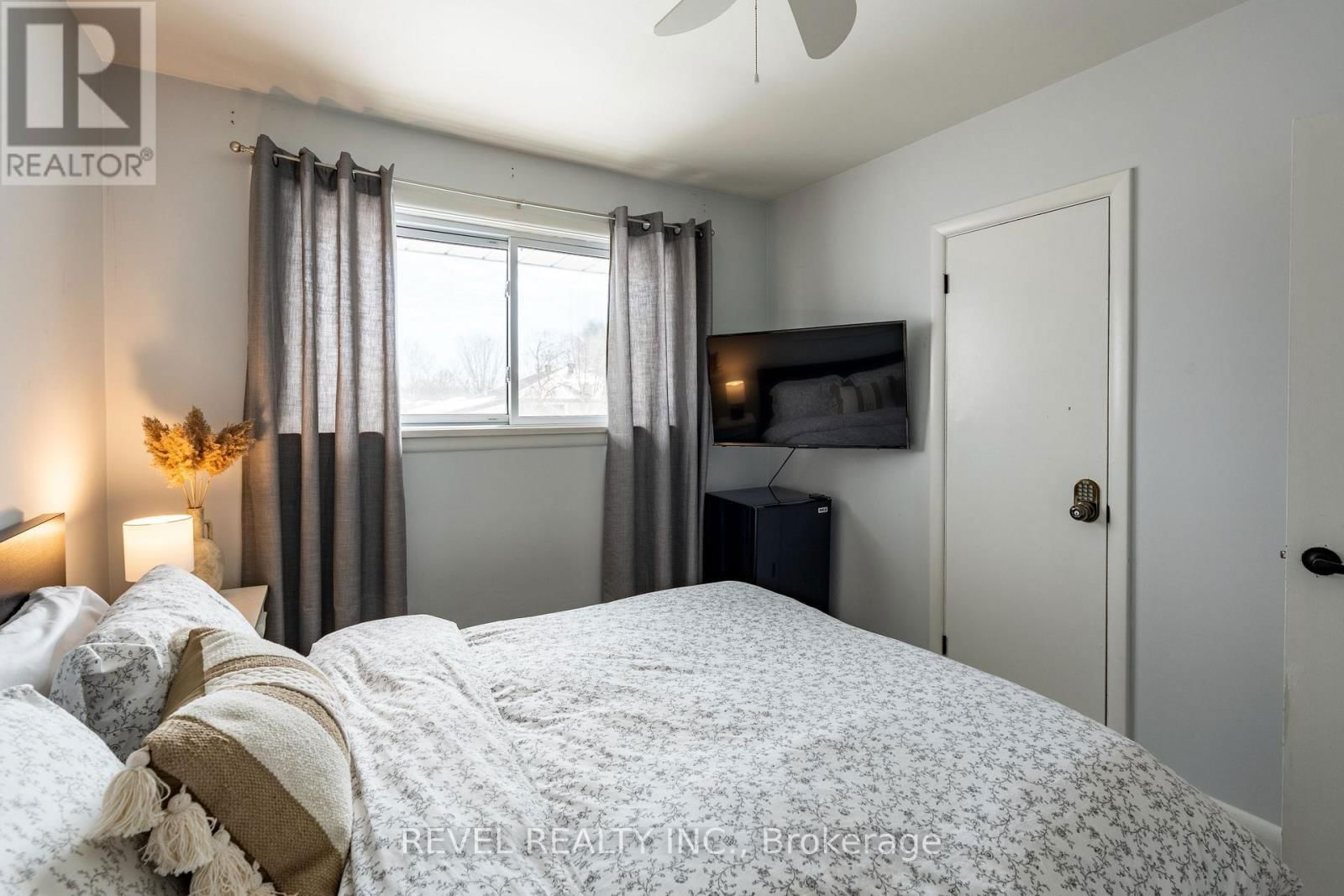 34 BOTHWELL CRESCENT Image 20