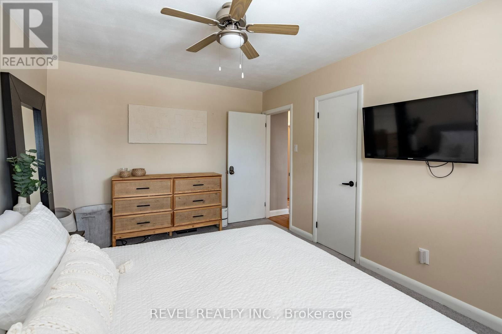 34 BOTHWELL CRESCENT Image 24