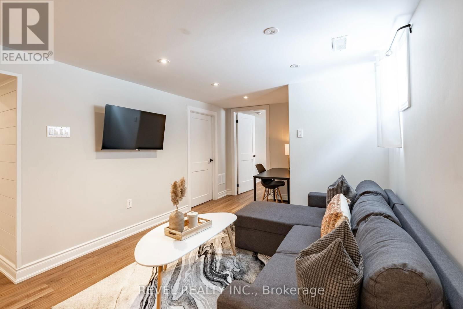 34 BOTHWELL CRESCENT Image 27