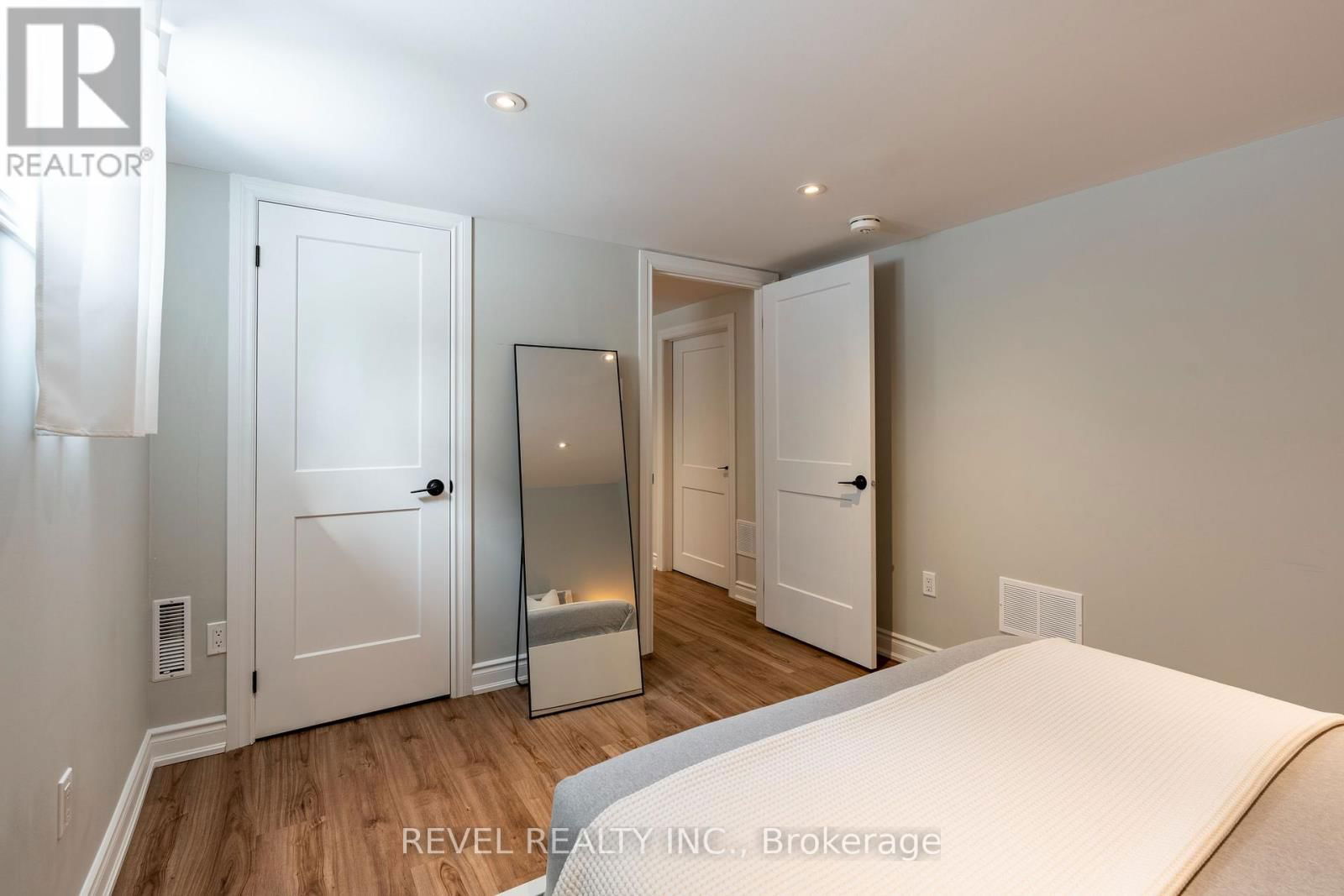 34 BOTHWELL CRESCENT Image 35