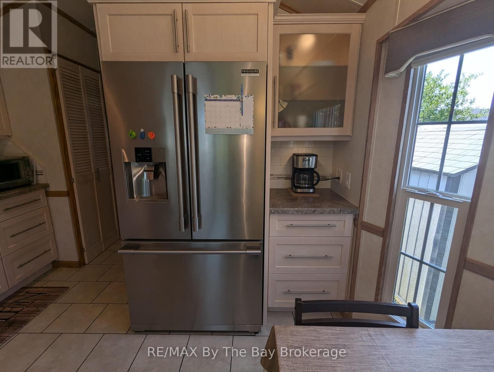 6 HURON CIRCLE Image 18