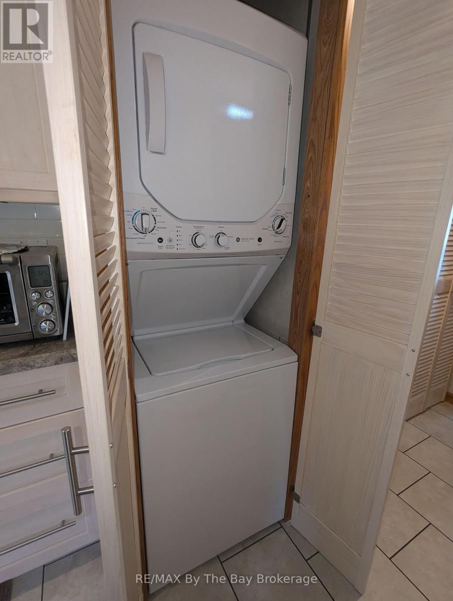 6 HURON CIRCLE Image 22
