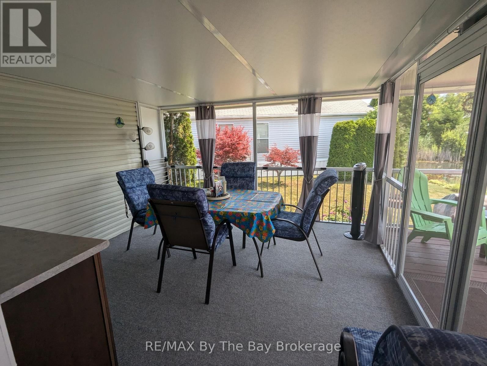 6 HURON CIRCLE Image 27