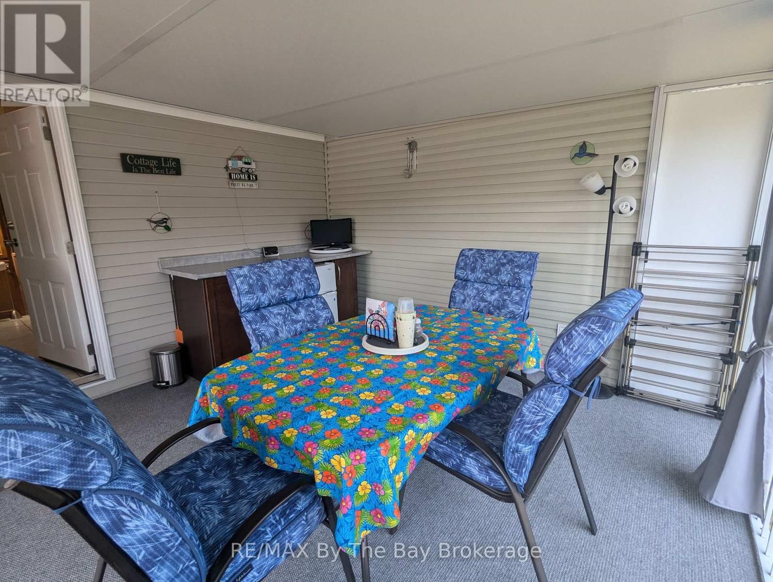 6 HURON CIRCLE Image 28