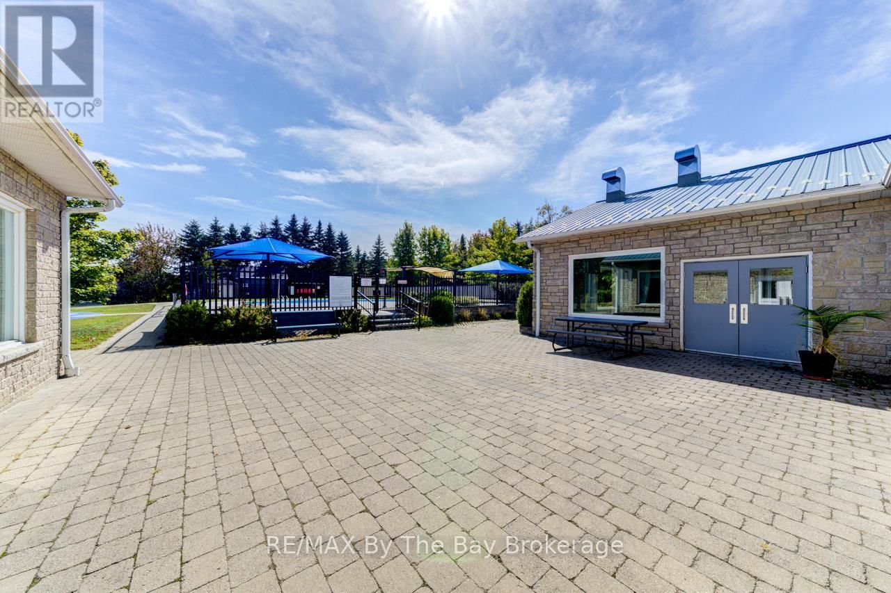 6 HURON CIRCLE Image 34