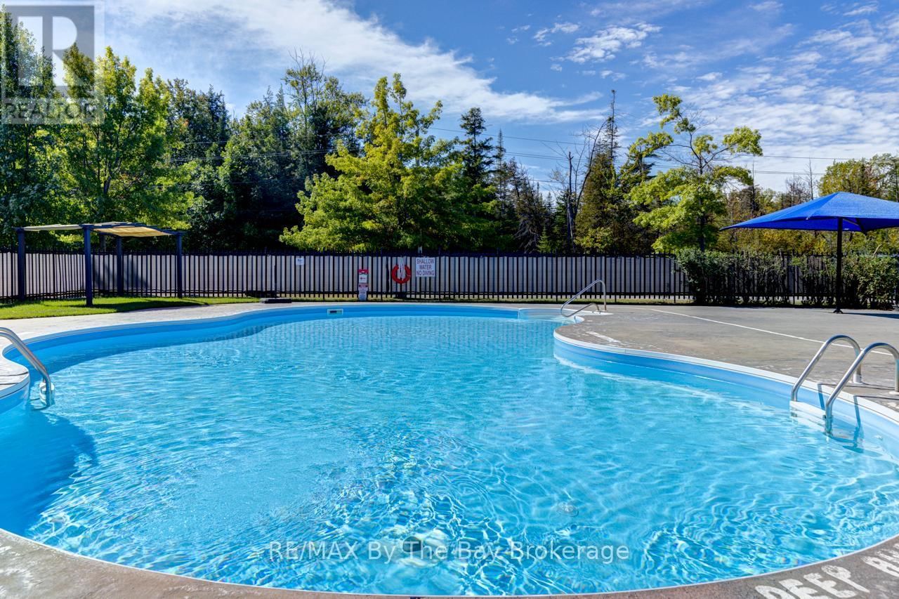 6 HURON CIRCLE Image 37