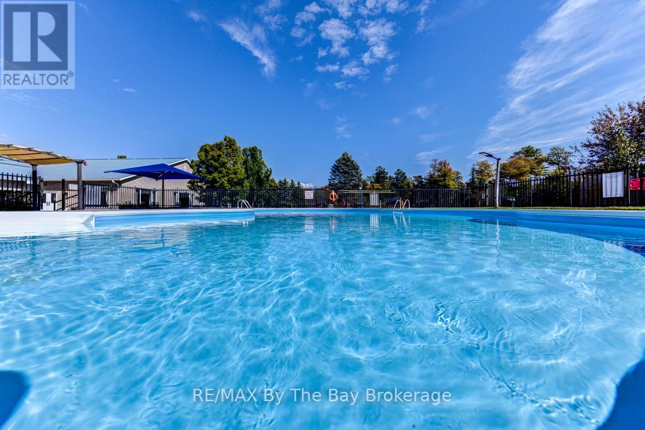 6 HURON CIRCLE Image 40