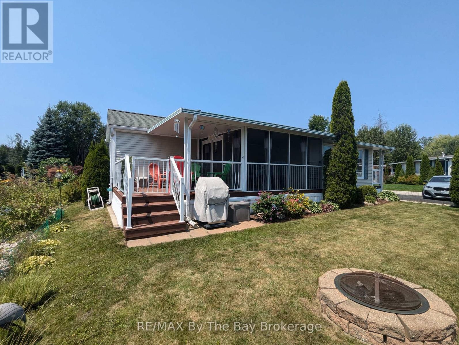 6 HURON CIRCLE Image 5