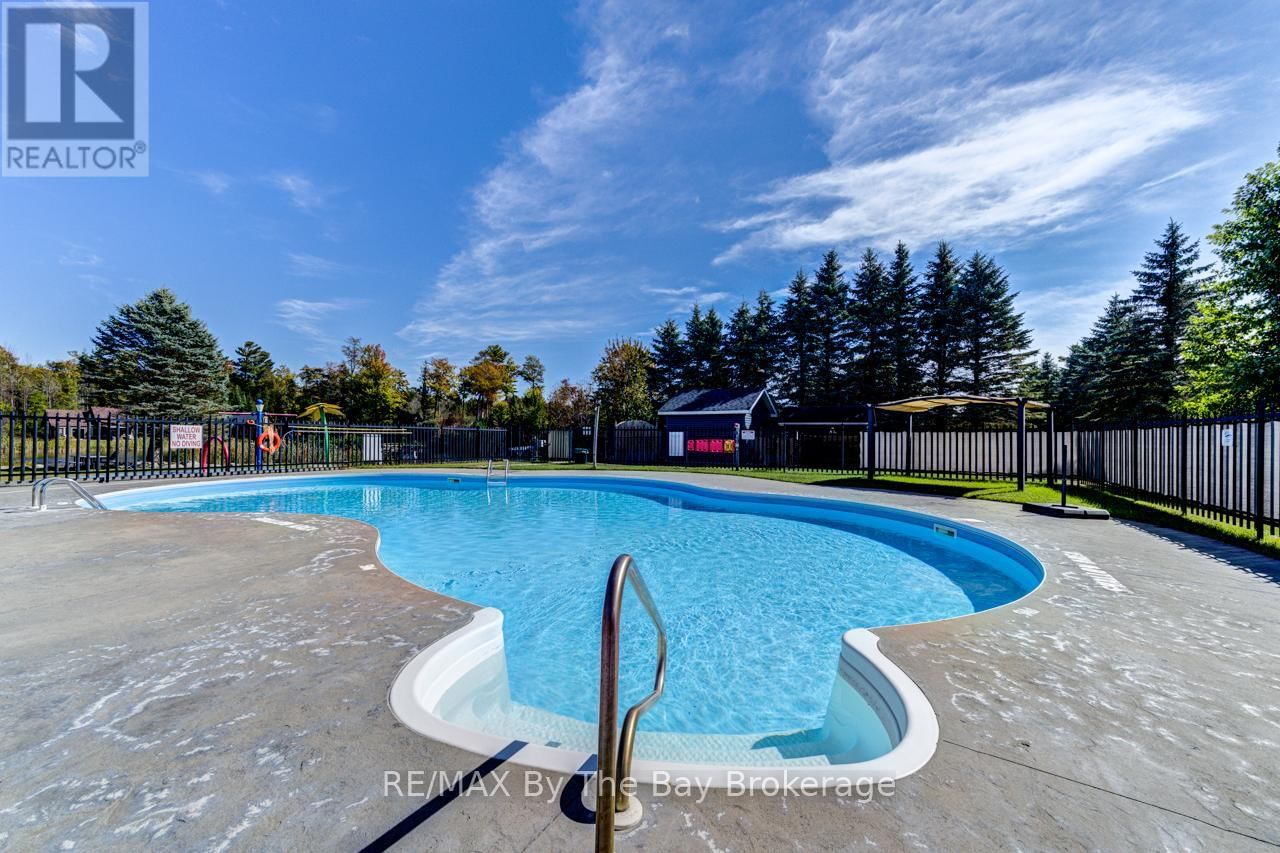 6 HURON CIRCLE Image 6
