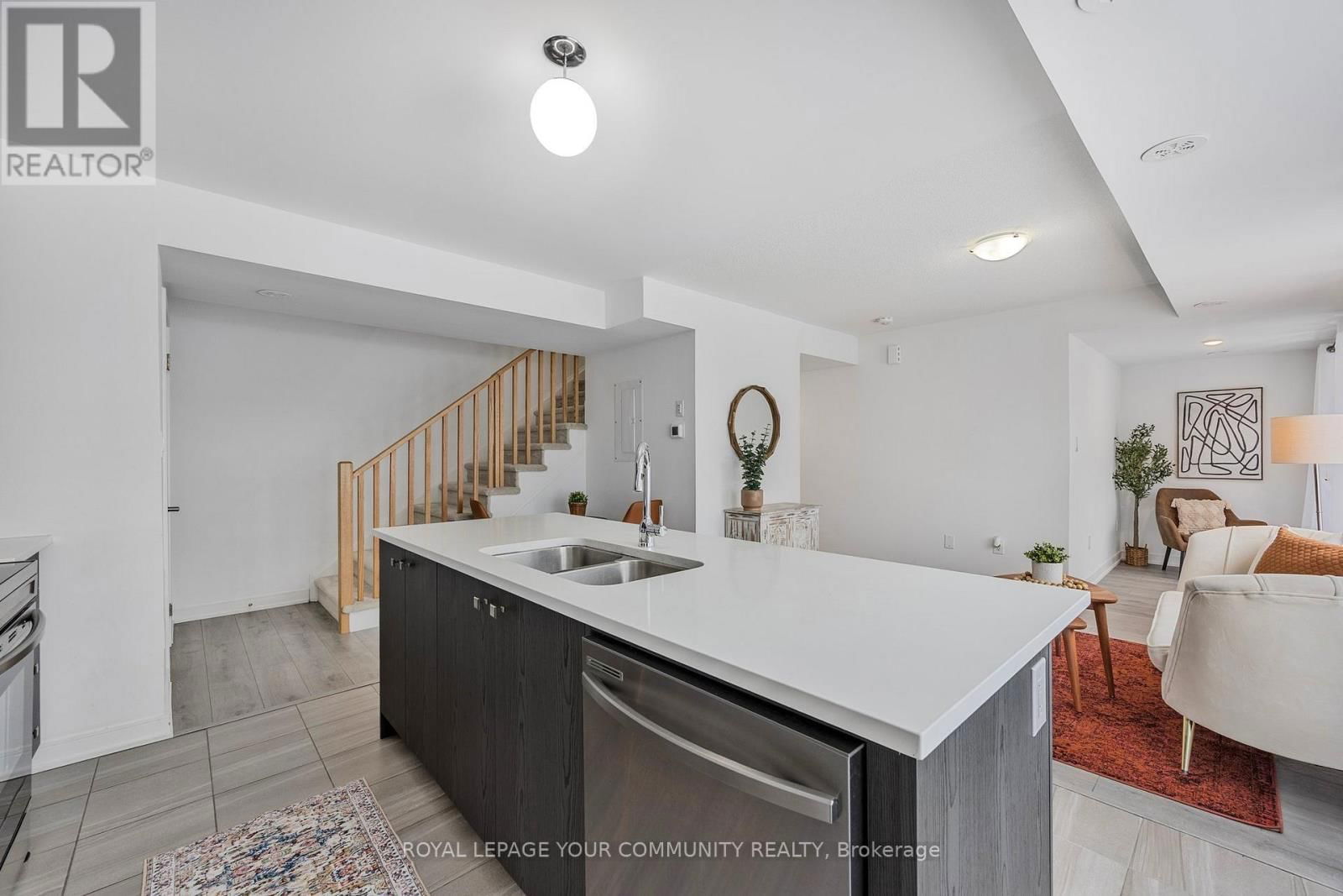 66 APPLETREE LANE Image 17