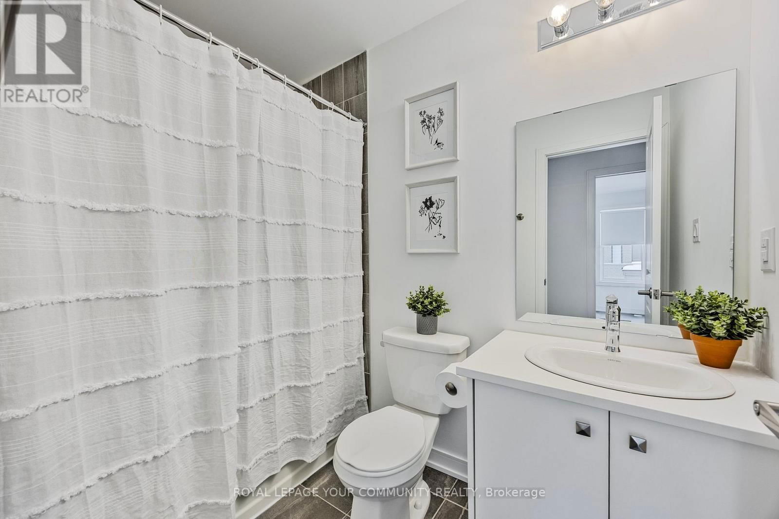 66 APPLETREE LANE Image 32