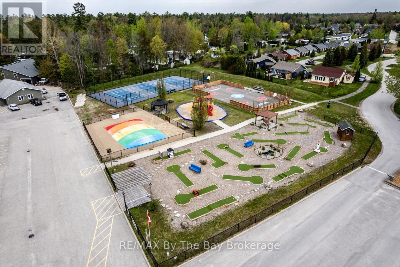 G4 - 85 THEME PARK DRIVE Image 31