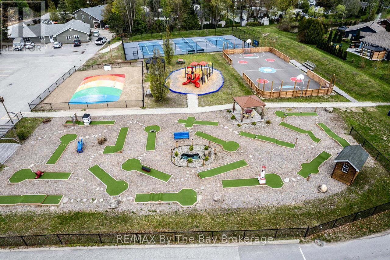 G4 - 85 THEME PARK DRIVE Image 32