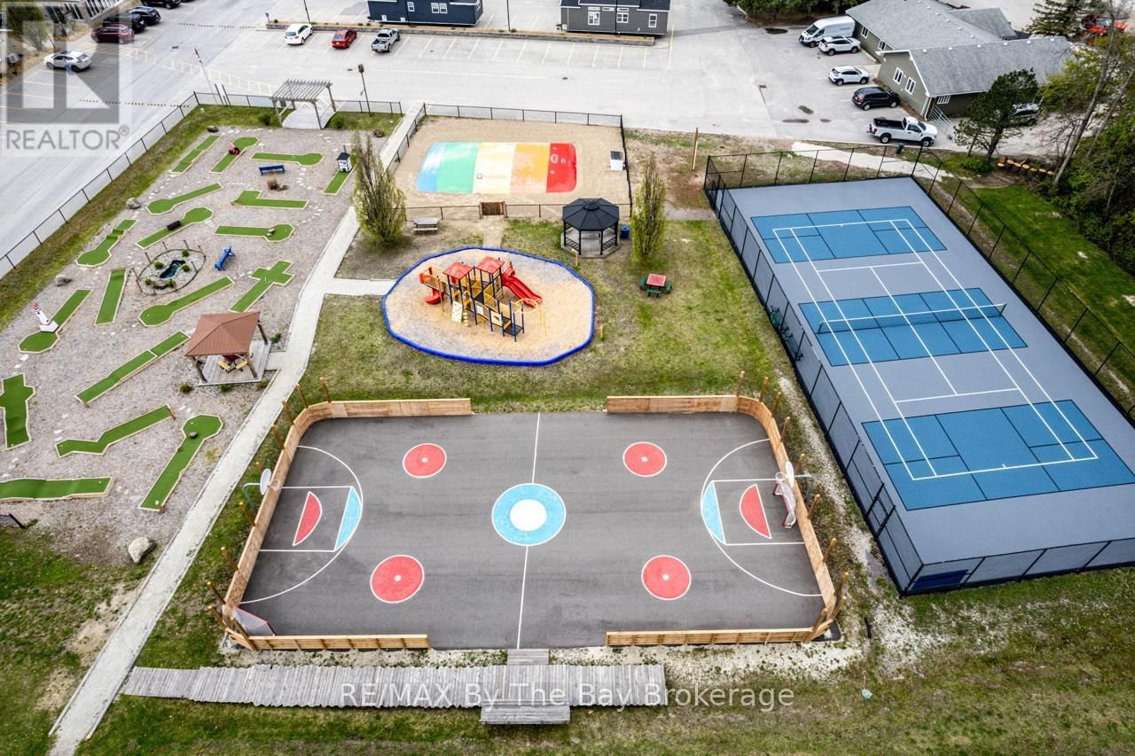 G4 - 85 THEME PARK DRIVE Image 33