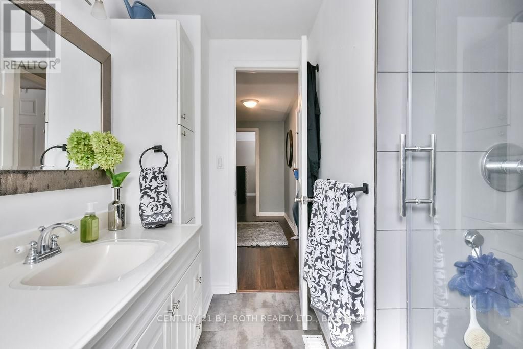 21 LUELLA BOULEVARD Image 24