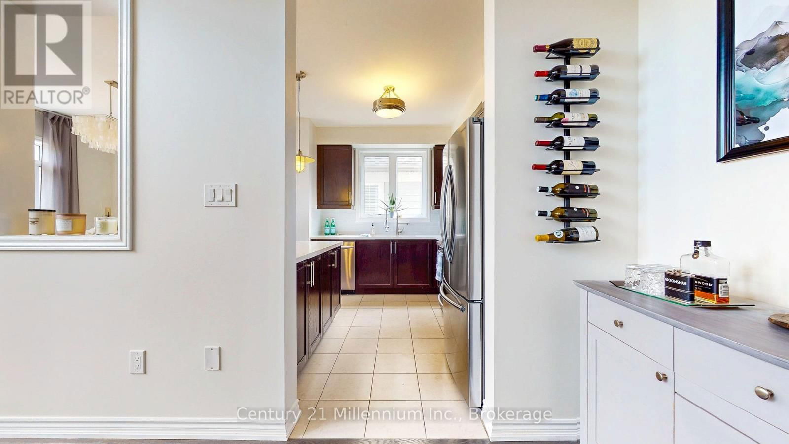 7 CLUBHOUSE DRIVE Image 12